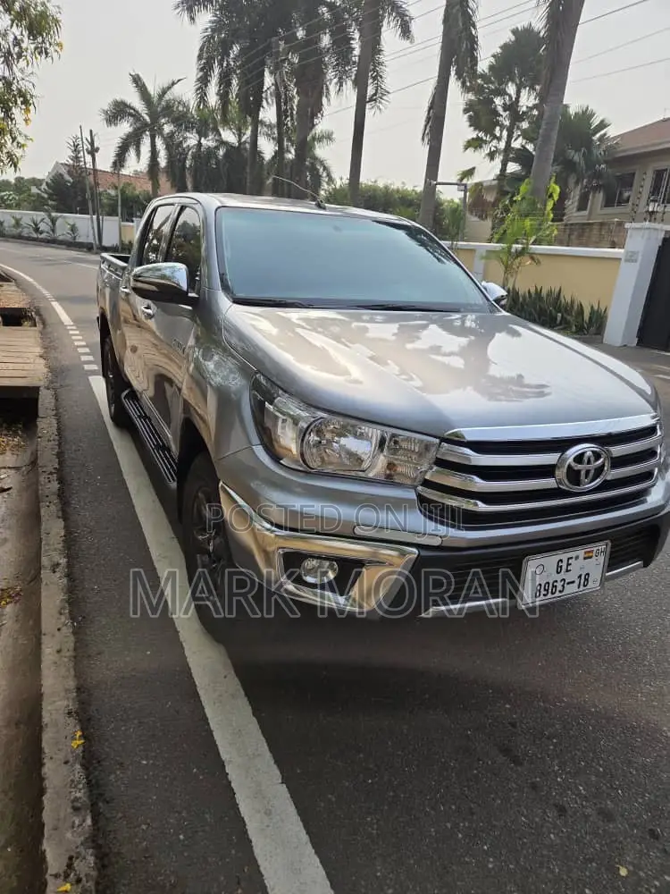 Toyota Hilux 2017 Gray