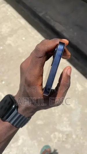 New Apple iPhone 12 64 GB Black