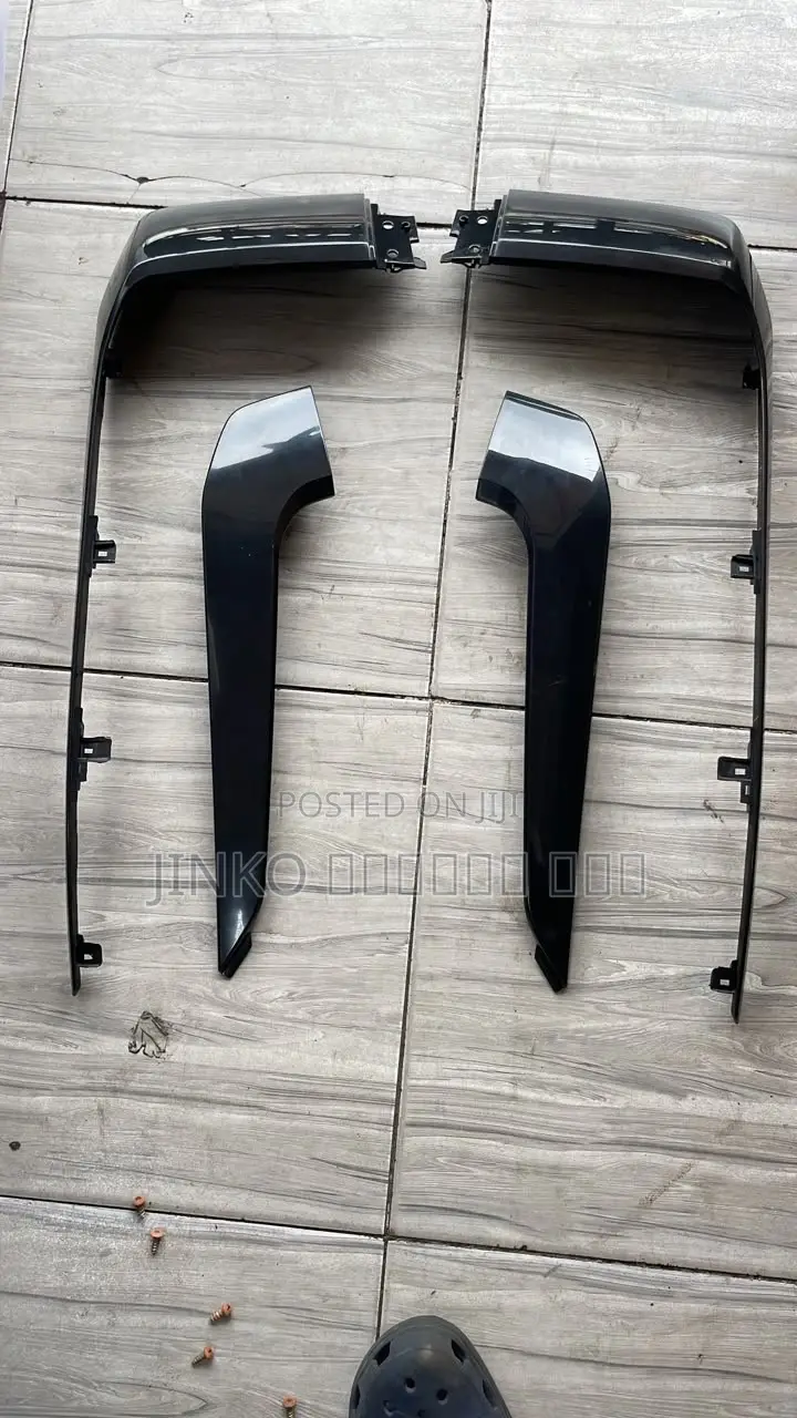 Mitsubishi L200 2020-2023 Bumper Moulding All Black