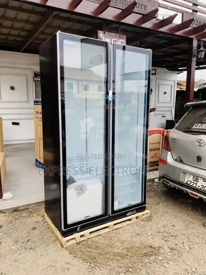 Energy Efficiency Pearl PVC-801-27AA 690L Doubledoor Display Beverage