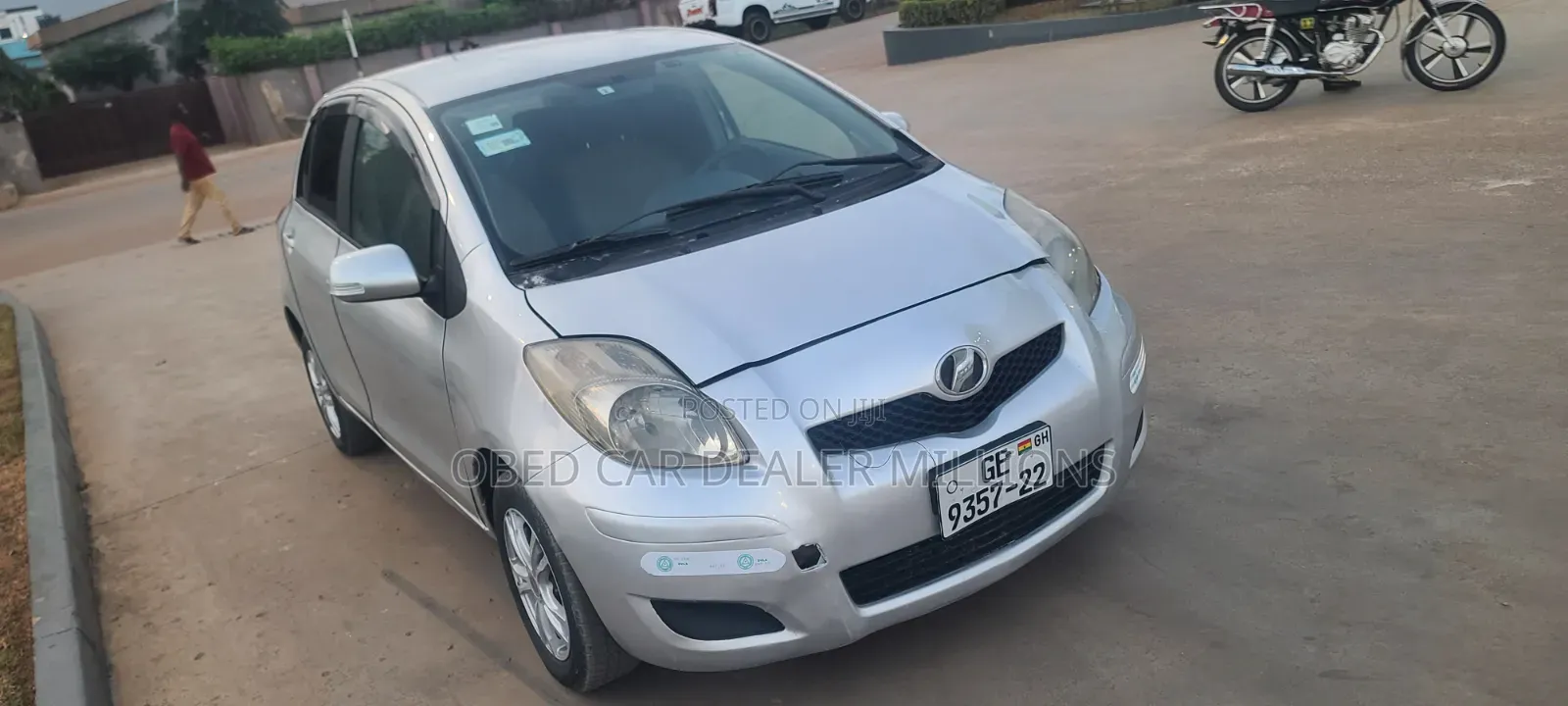 Toyota Vitz 2010 Gray