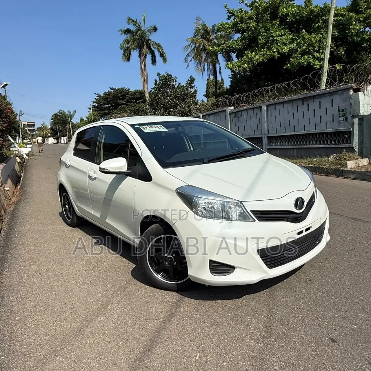 Toyota Vitz 1.0 FWD 5dr 2013 Silver