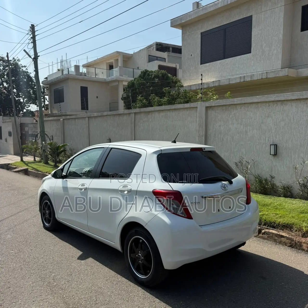 Toyota Vitz 1.0 FWD 5dr 2013 Silver