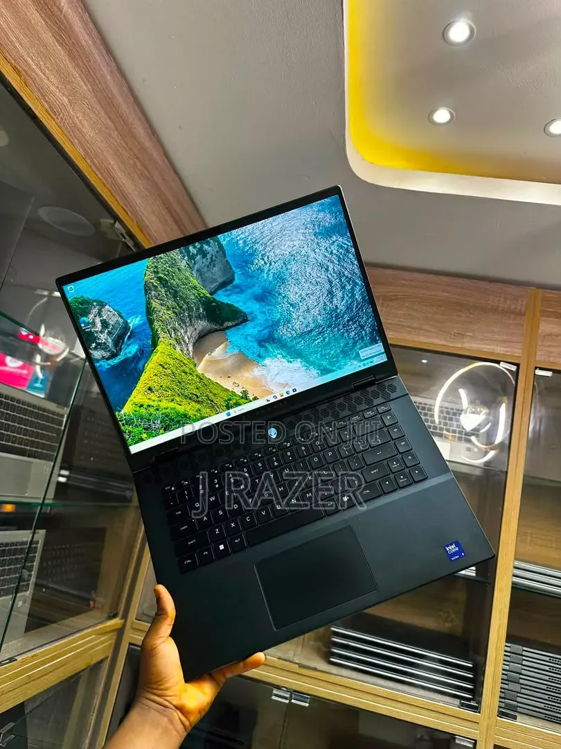 Laptop Alienware M16 R2 16GB Intel Core Ultra 9 SSD 1T