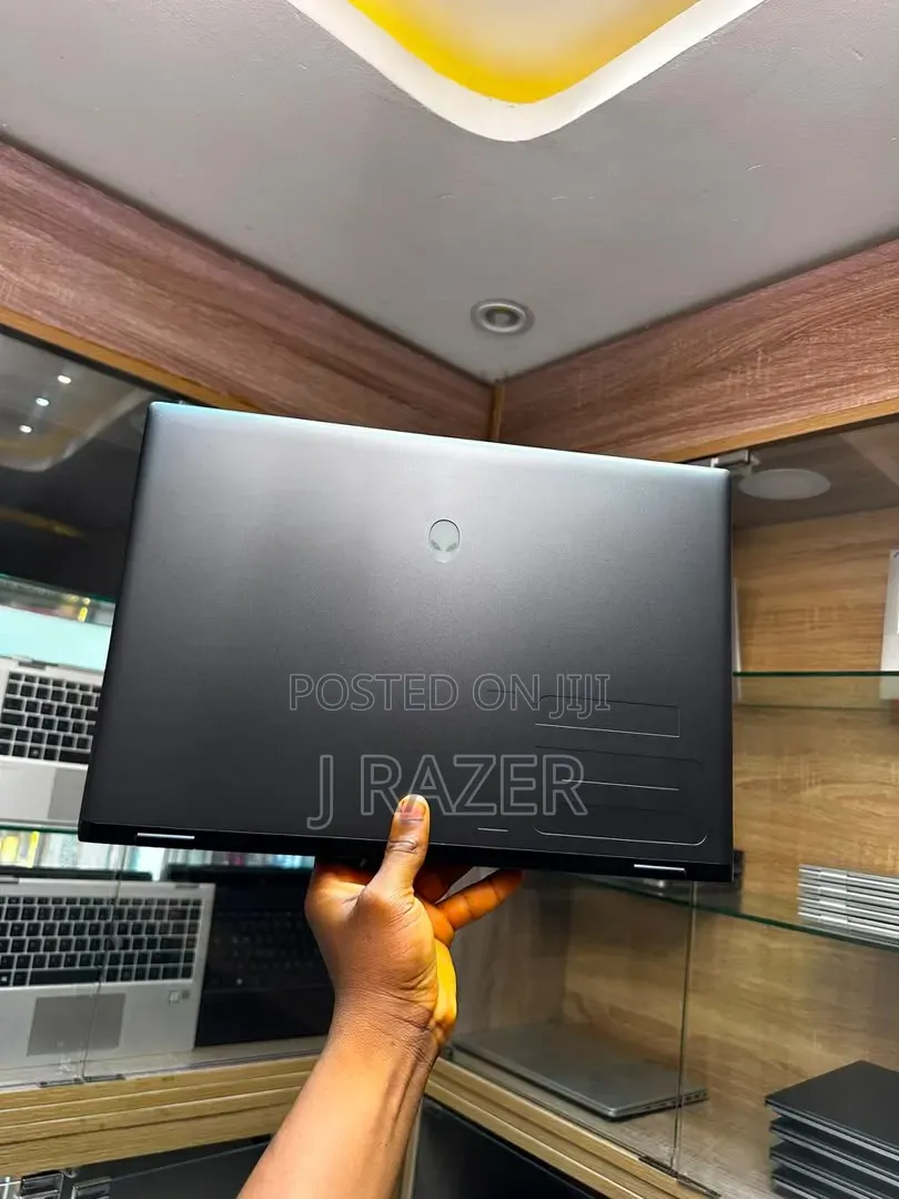 Laptop Alienware M16 R2 16GB Intel Core Ultra 9 SSD 1T