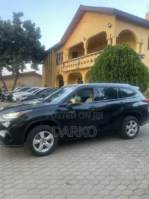 Toyota Highlander XLE 2022 Black