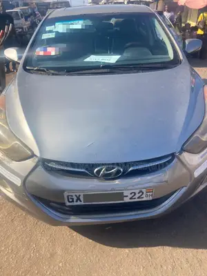 Hyundai Elantra Limited 4dr Sedan (1.8L 4cyl 6A) 2014 Silver
