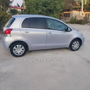 Toyota Vitz 2009 Purple