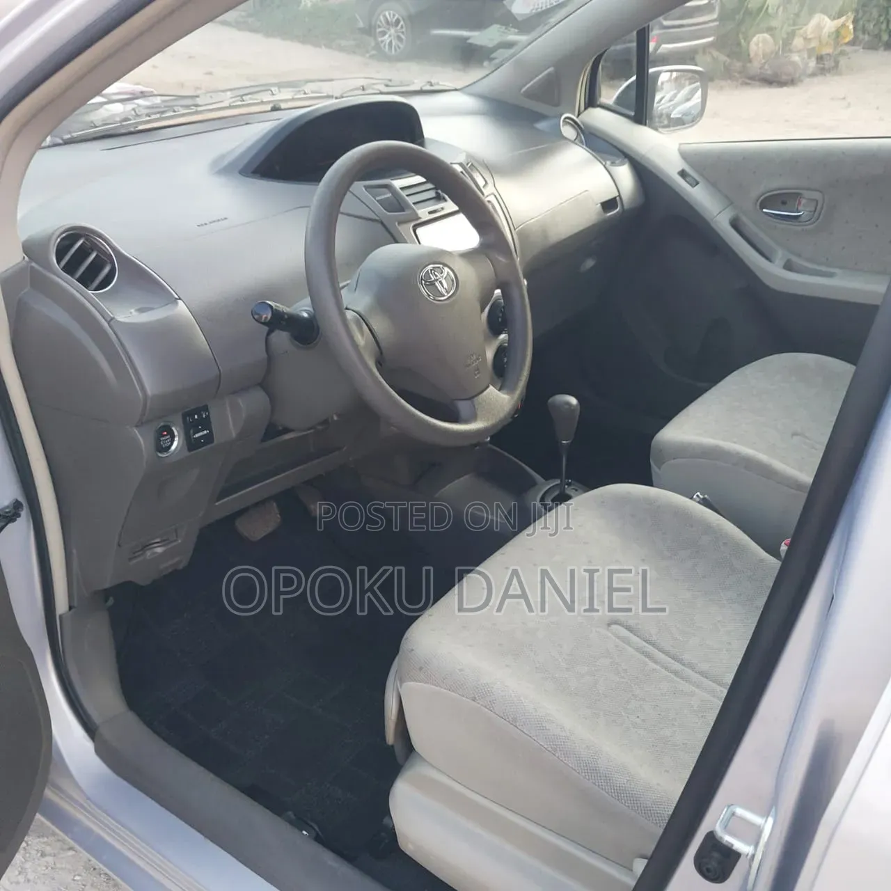 Toyota Vitz 2009 Purple