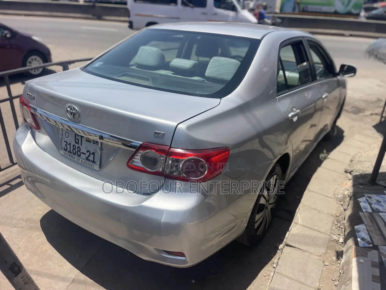 Toyota Corolla LE 4dr Sedan (1.8L 4cyl 4A) 2011 Silver