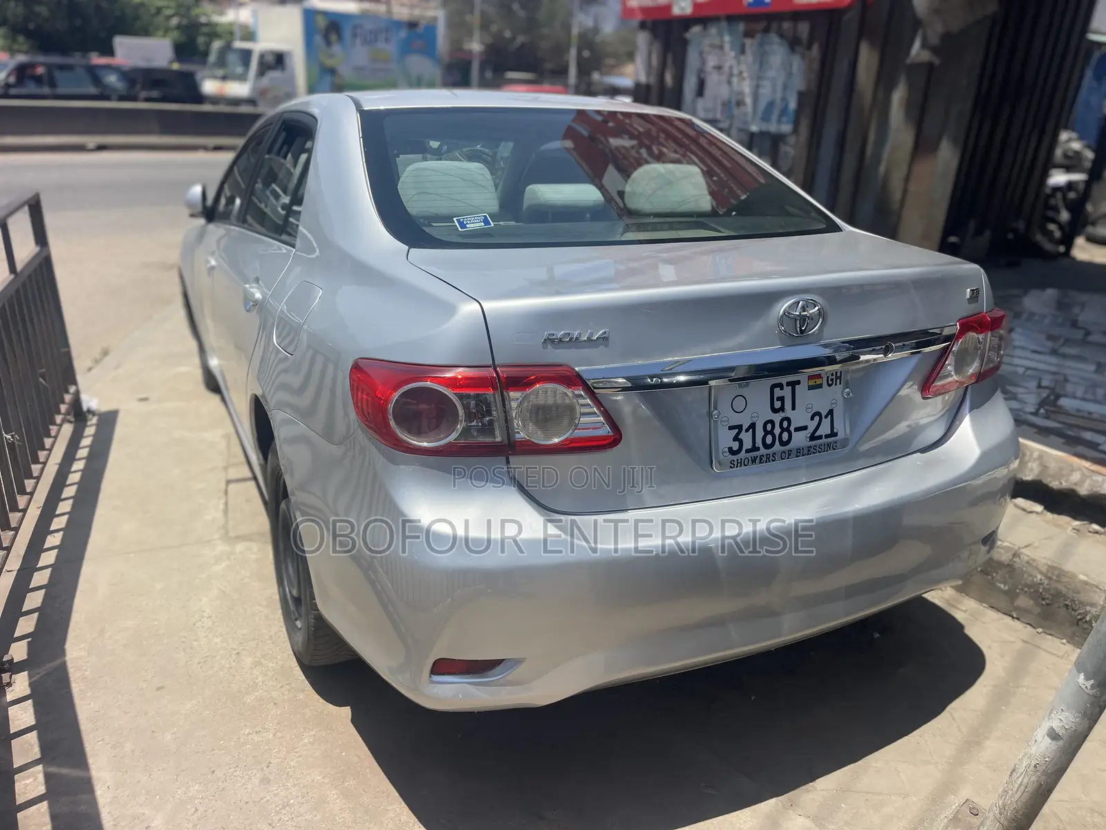 Toyota Corolla LE 4dr Sedan (1.8L 4cyl 4A) 2011 Silver