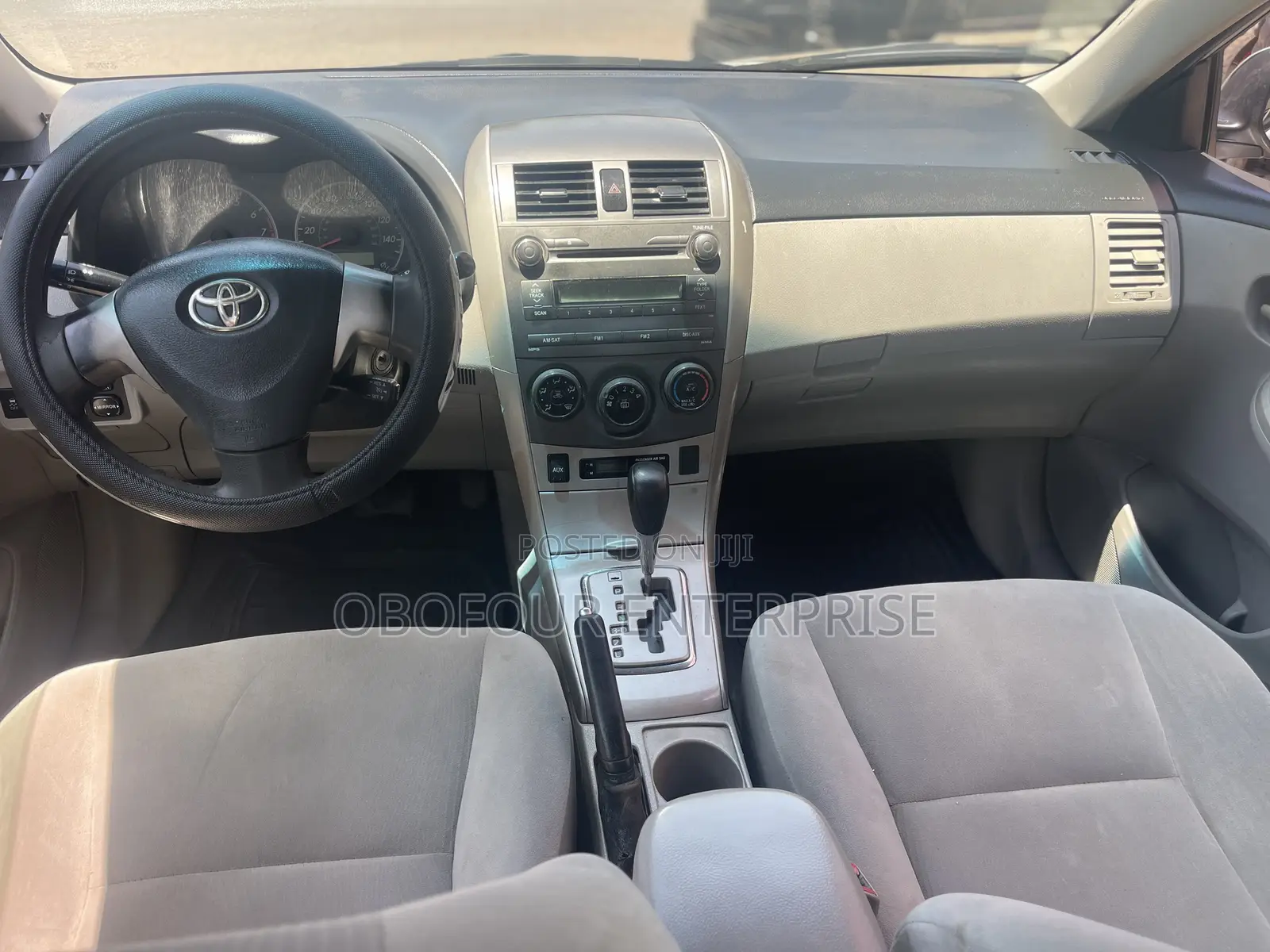 Toyota Corolla LE 4dr Sedan (1.8L 4cyl 4A) 2011 Silver