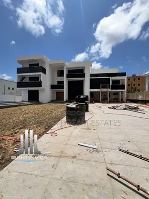 9bdrm House in Adjiriganor for sale