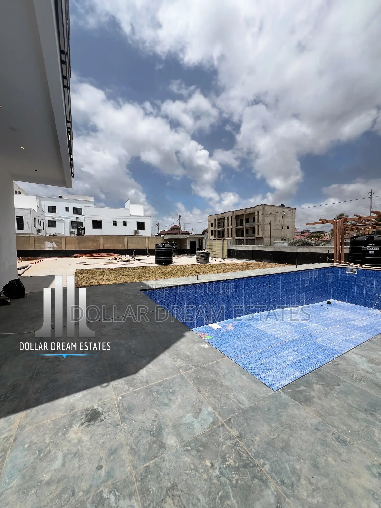 9bdrm House in Adjiriganor for sale