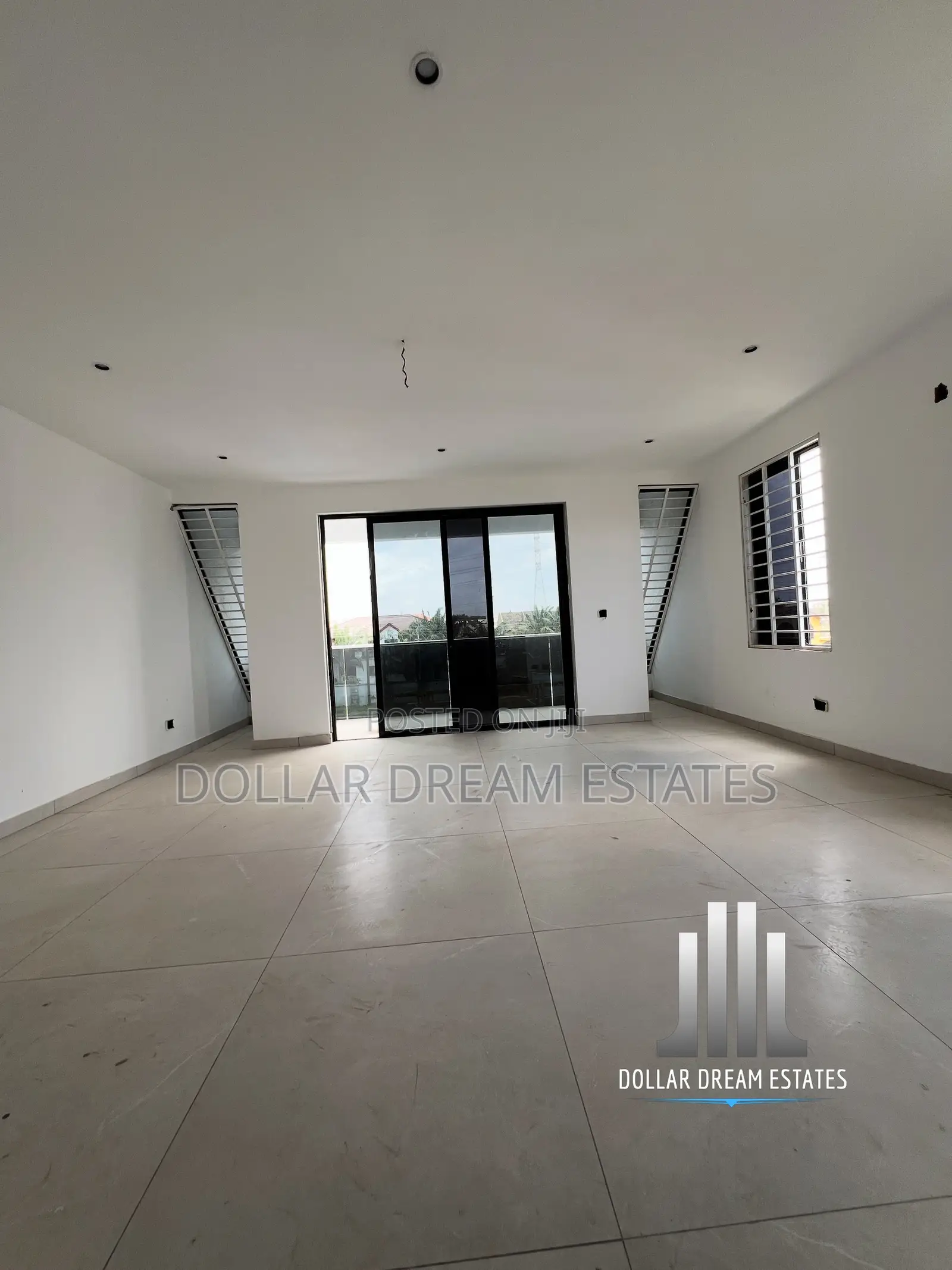 9bdrm House in Adjiriganor for sale