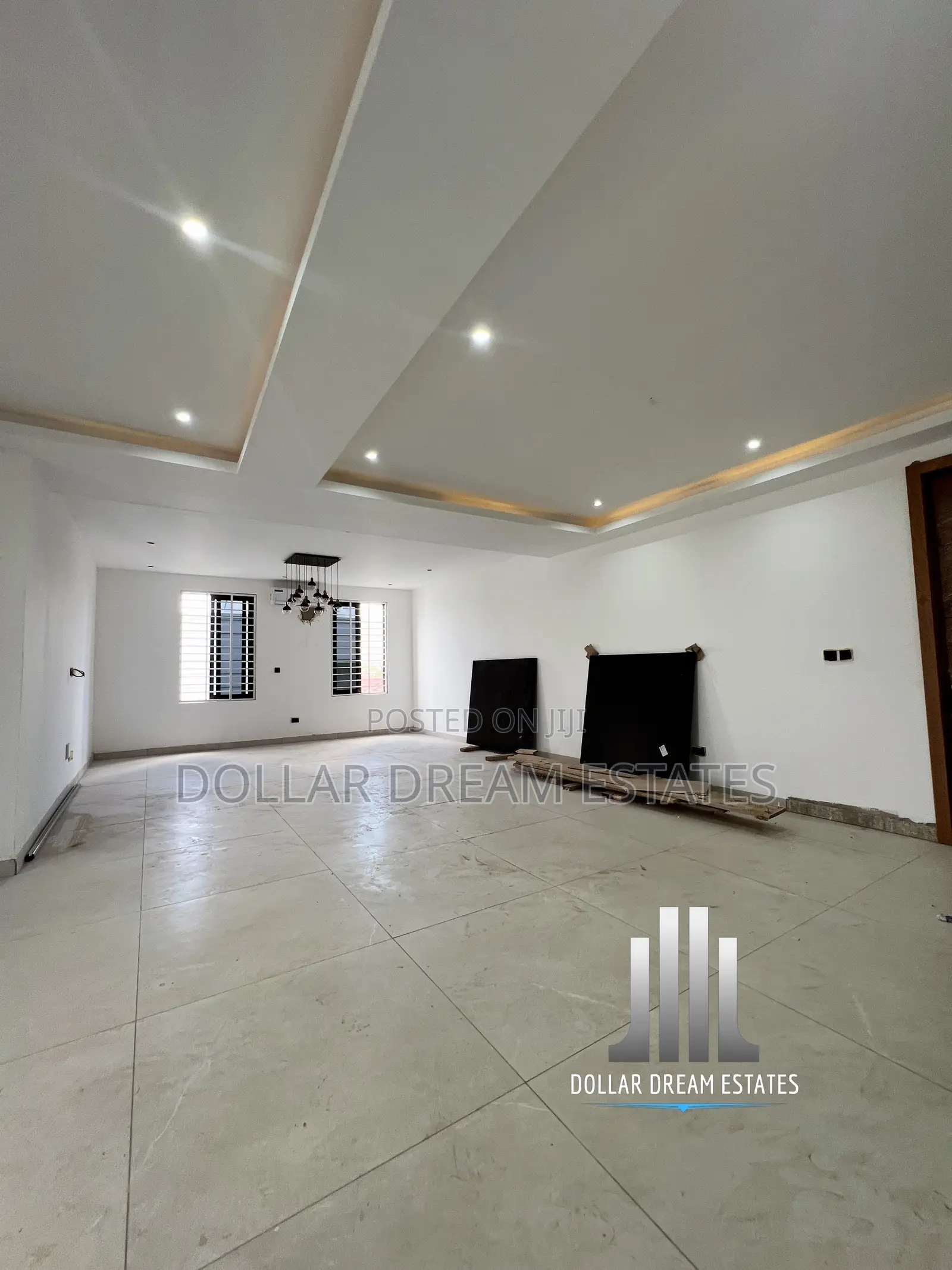 9bdrm House in Adjiriganor for sale