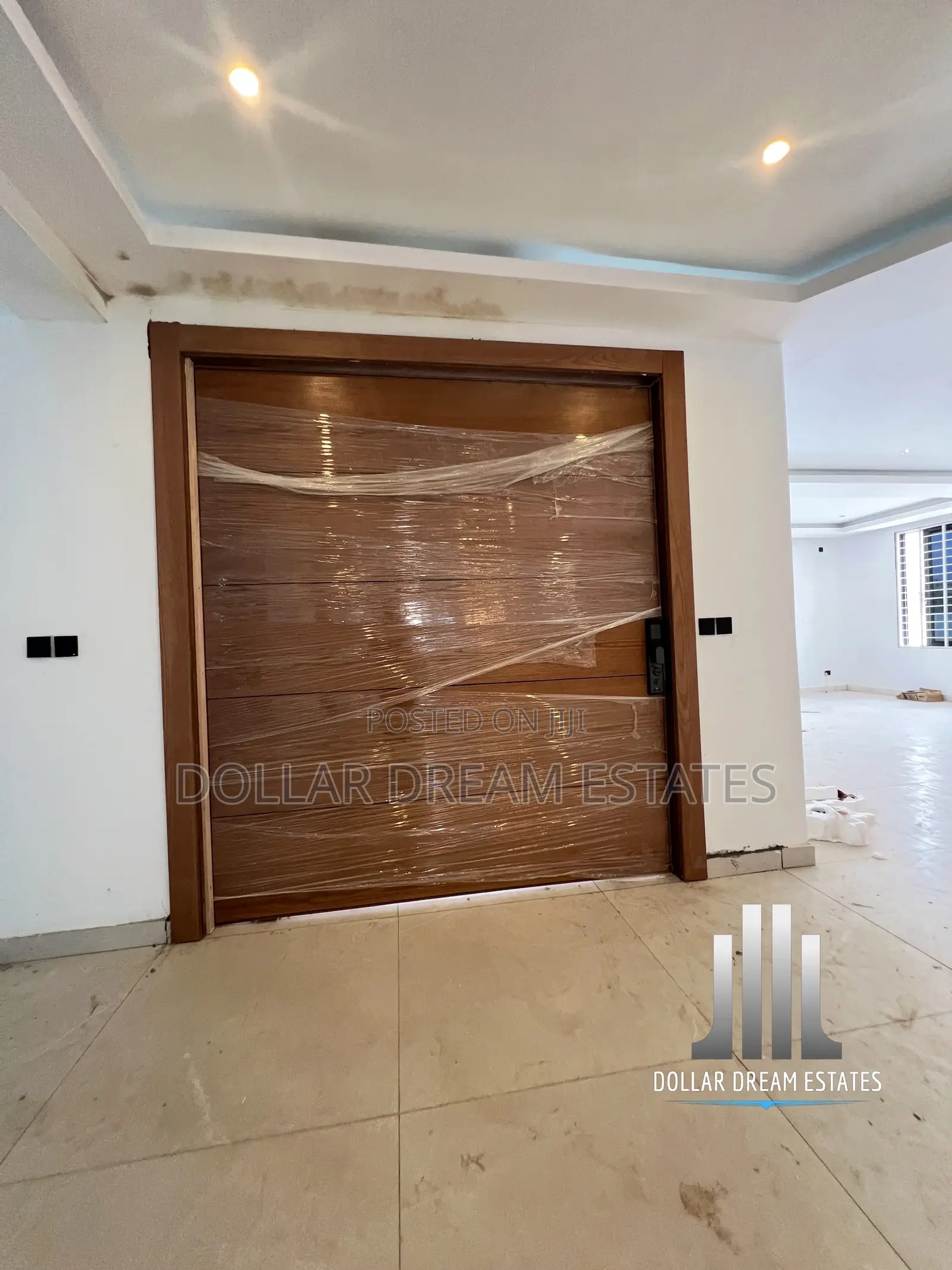 9bdrm House in Adjiriganor for sale