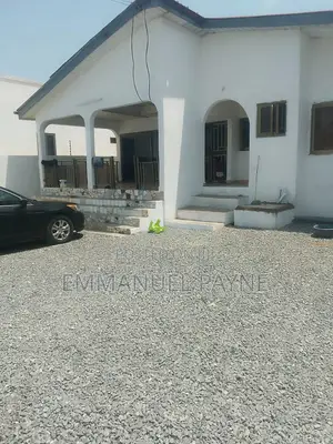 7bdrm House in Madina, Lake Side for sale