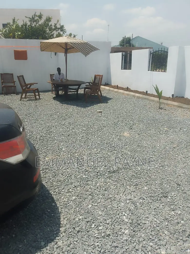 7bdrm House in Madina, Lake Side for sale