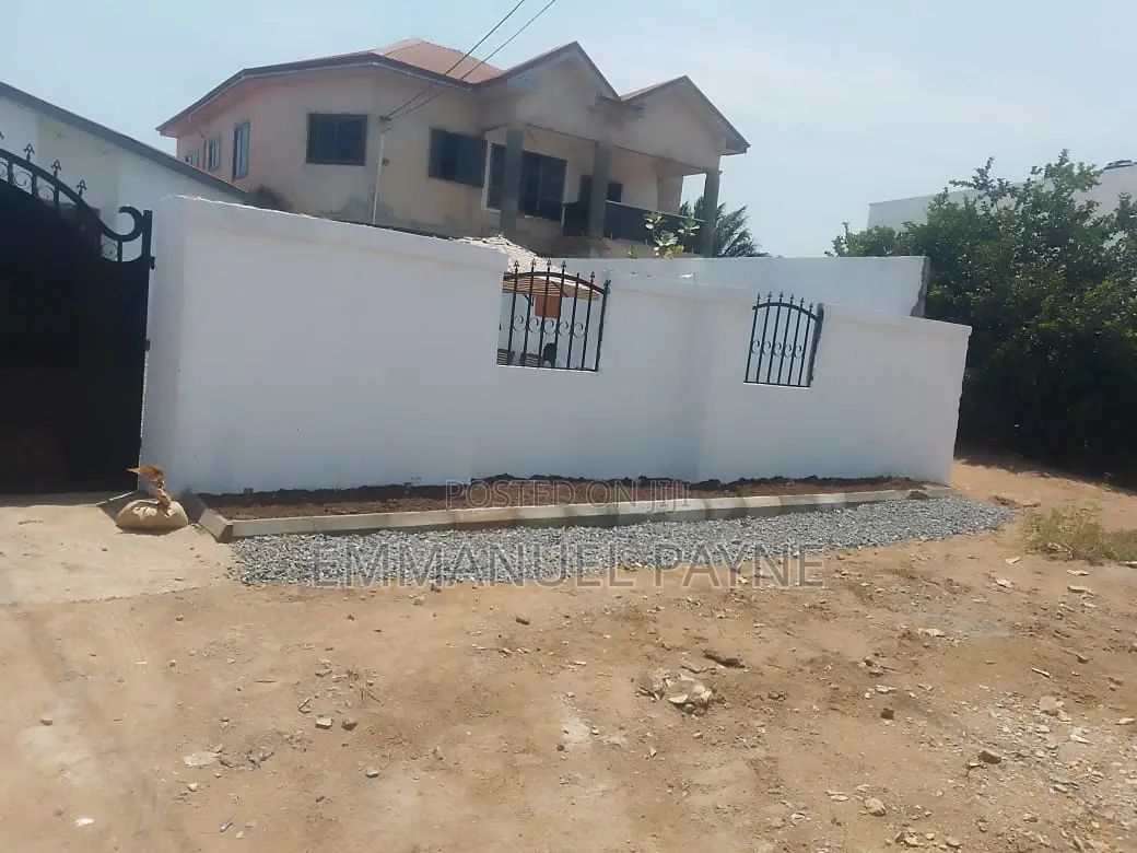 7bdrm House in Madina, Lake Side for sale