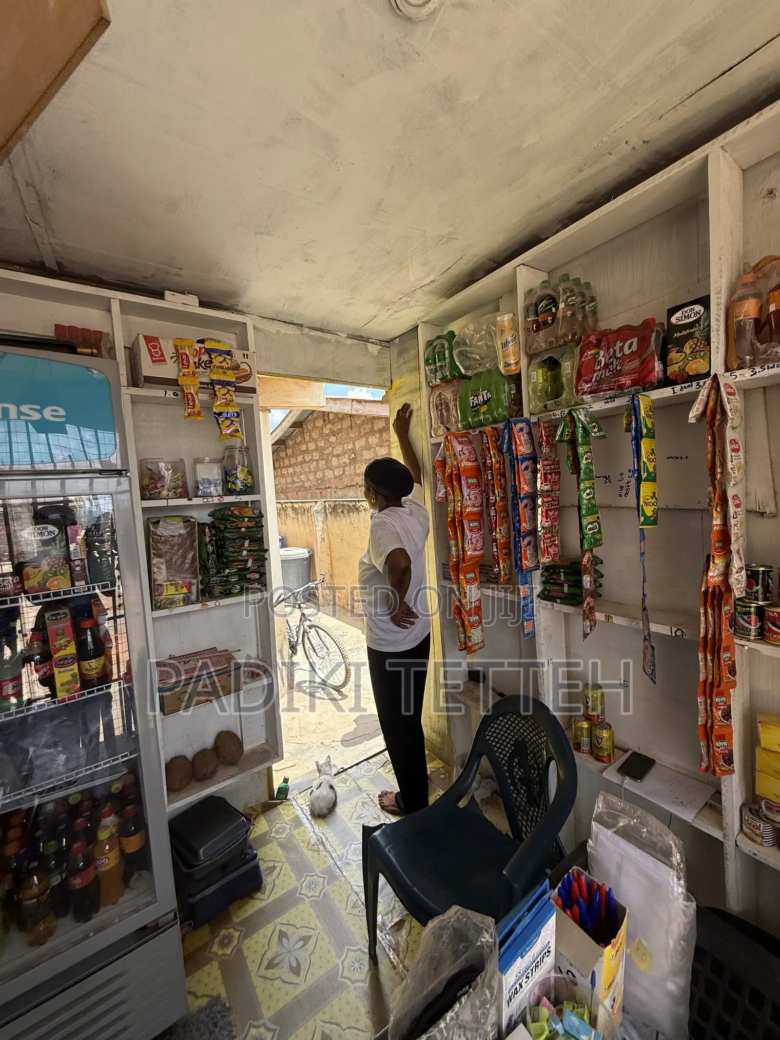 Movable Container With Wooded Floors and Shelves for Sale