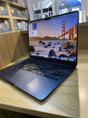 Laptop Apple MacBook Air 2022 M2 8GB Apple M2 SSD 256GB