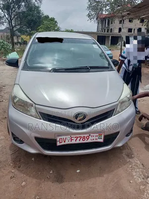 Toyota Vitz 2012 Silver