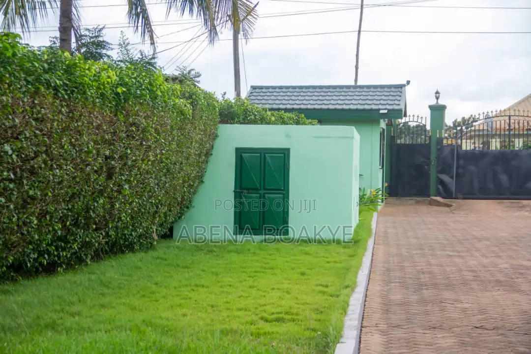 Furnished 7bdrm House in Owusu Ansah for sale