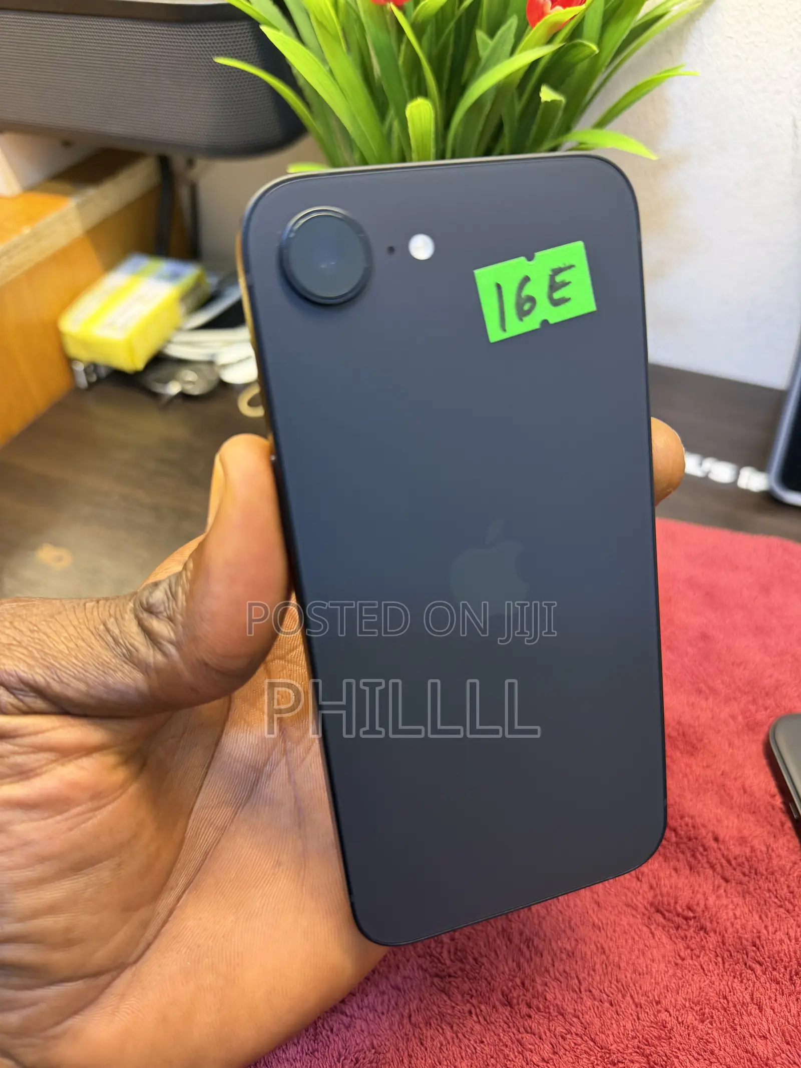 Apple iPhone 16e 128 GB Black