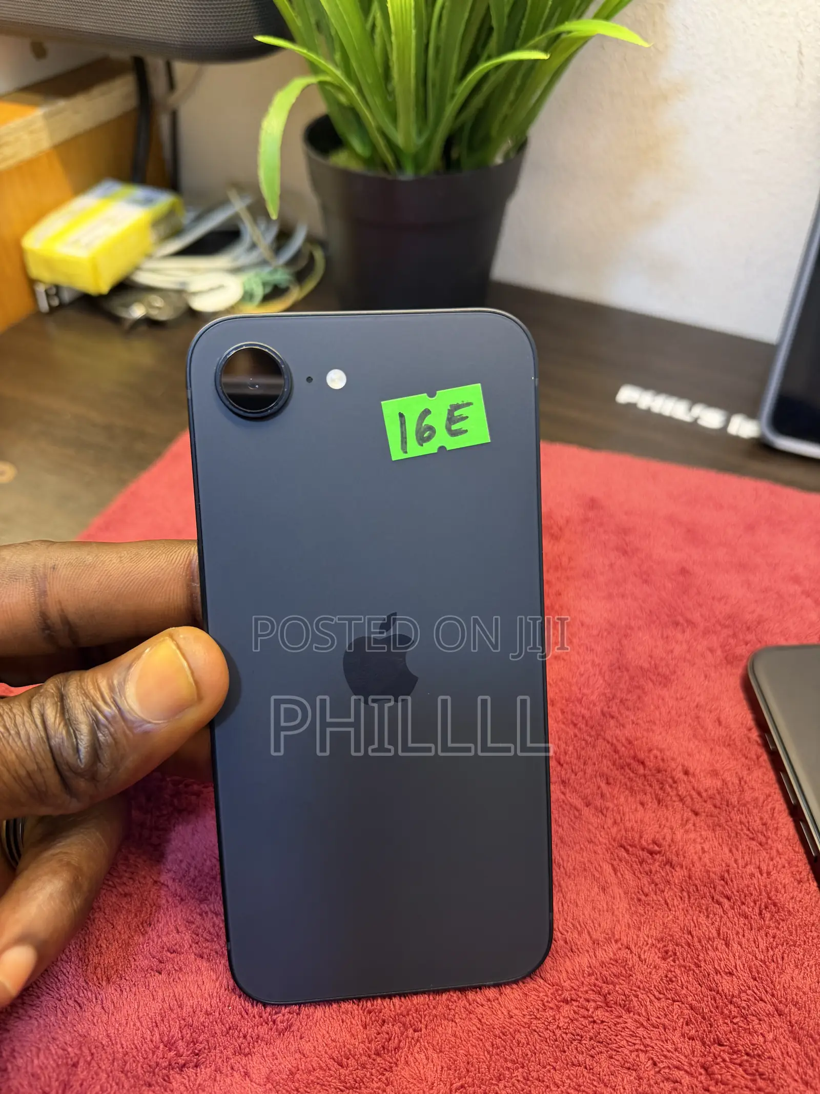 Apple iPhone 16e 128 GB Black