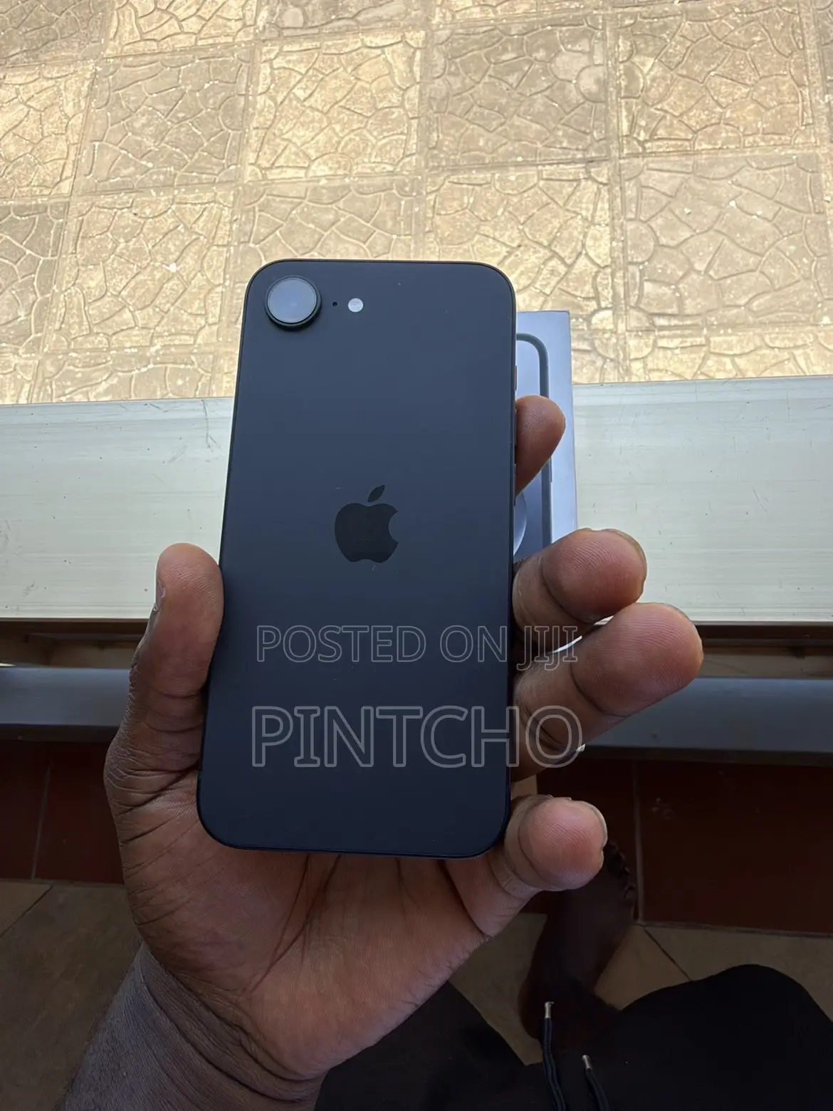 Apple iPhone 16e 128 GB Black