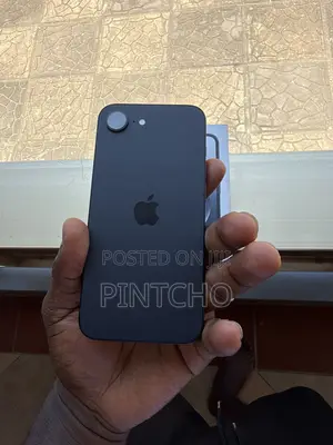 Apple iPhone 16e 128 GB Black
