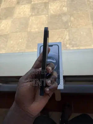 Apple iPhone 16e 128 GB Black
