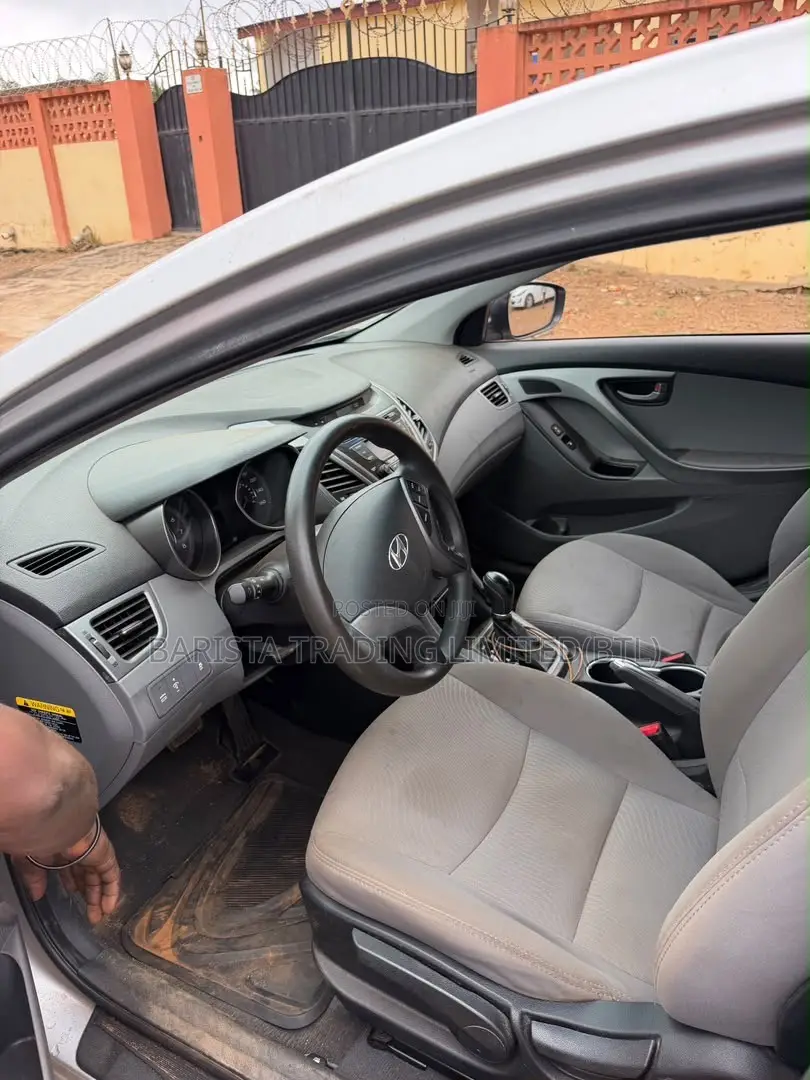 Hyundai Elantra GLS Sedan FWD (1.8L 4cyl 6A) 2013 Silver