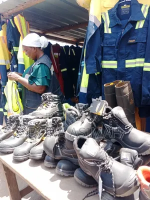 Working Gears and Safety Boot and Reflector