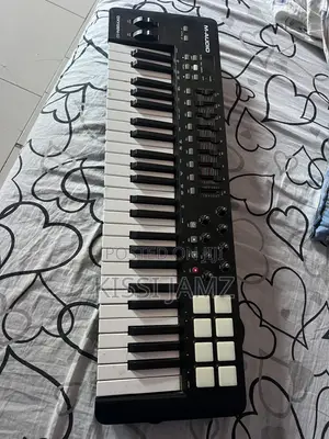 M - Audio Oxygen 49 Midi Keyboard