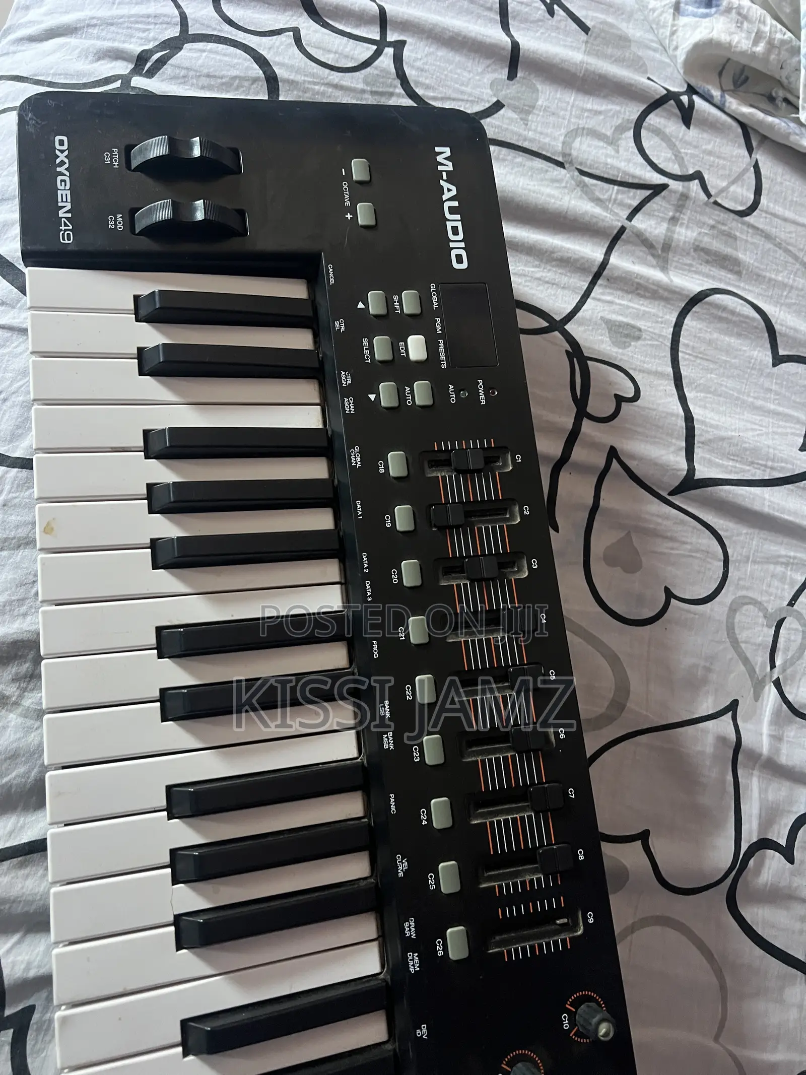 M - Audio Oxygen 49 Midi Keyboard