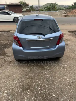 Toyota Vitz 1.5 FWD 3dr 2013 Blue