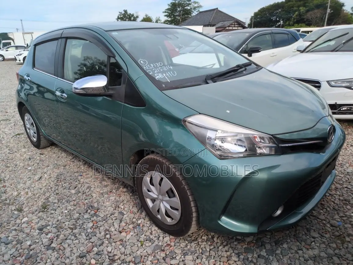 Toyota Vitz 1.3 FWD 5dr 2015 Green