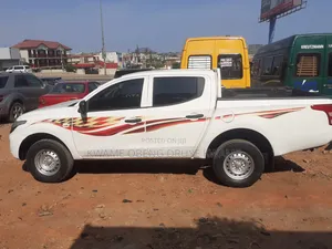 Mitsubishi L200 2015 White