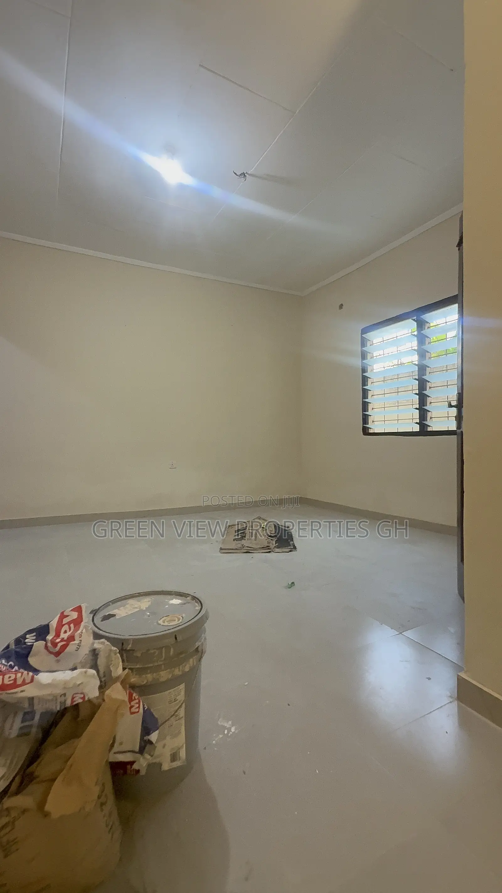 1bdrm Room & Parlour in West Hills Mall Area for rent