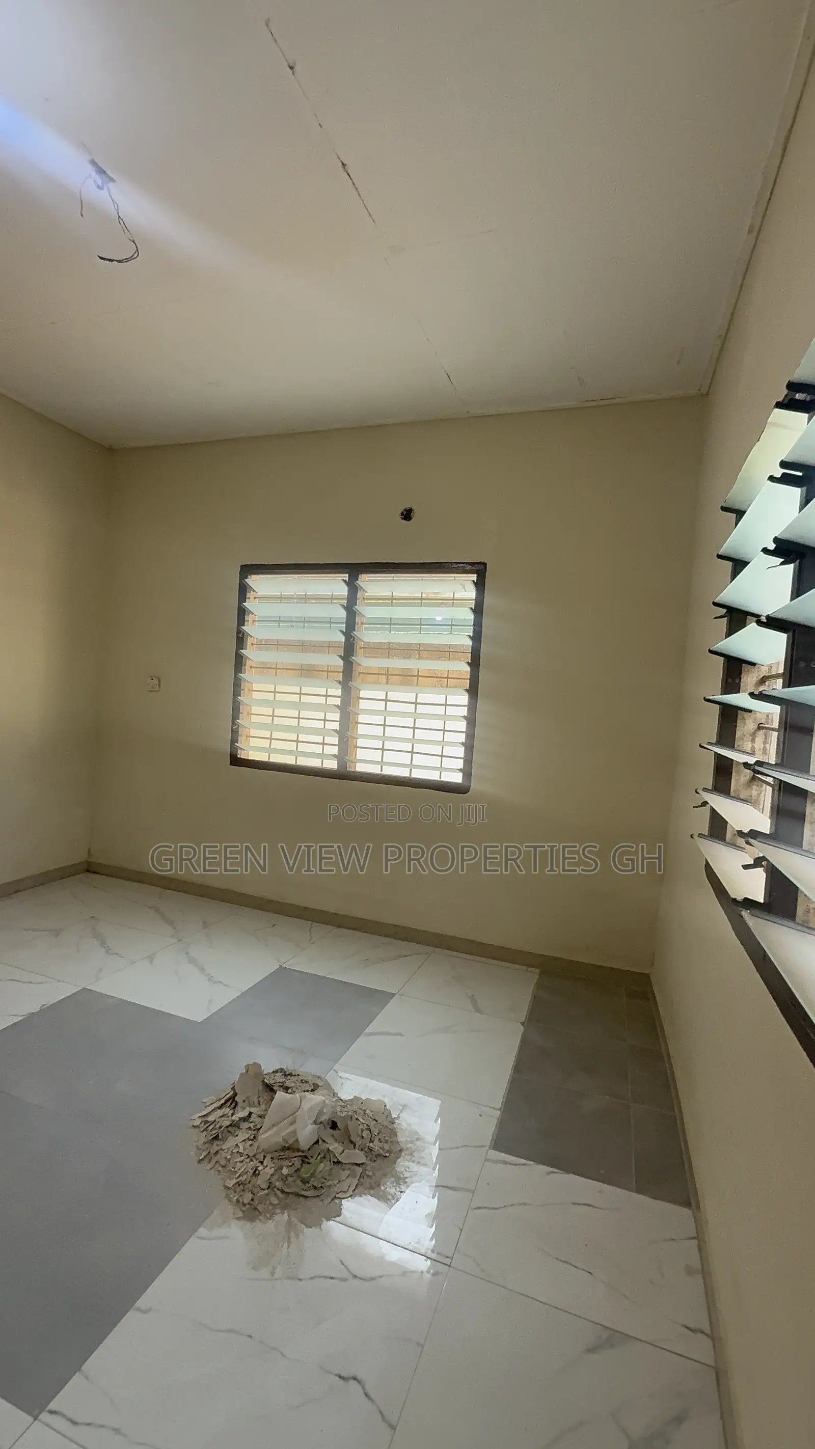 1bdrm Room & Parlour in West Hills Mall Area for rent