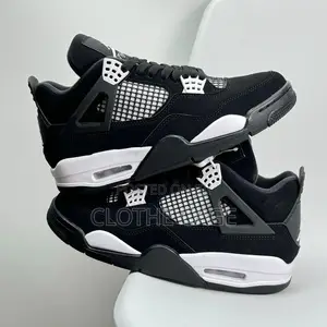 Air Jordan 4 Retro "White Thunder”