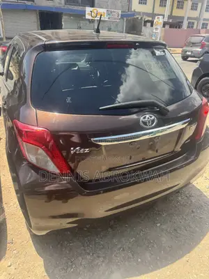 Toyota Vitz 1.3 FWD 5dr 2014 Brown
