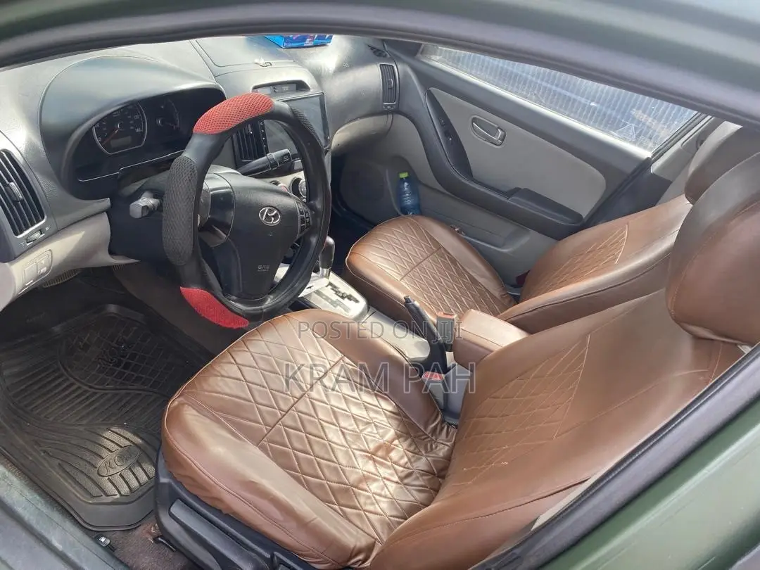 Hyundai Elantra 2010 Green