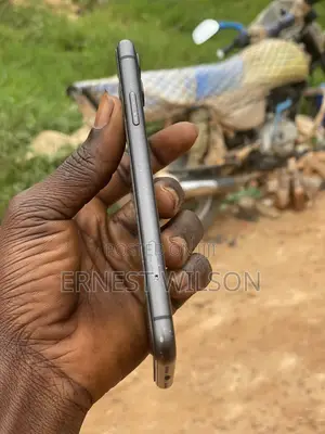 Apple iPhone 11 64 GB Black