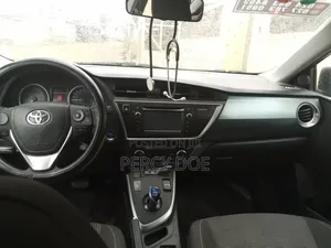 Toyota Auris 2015 Black