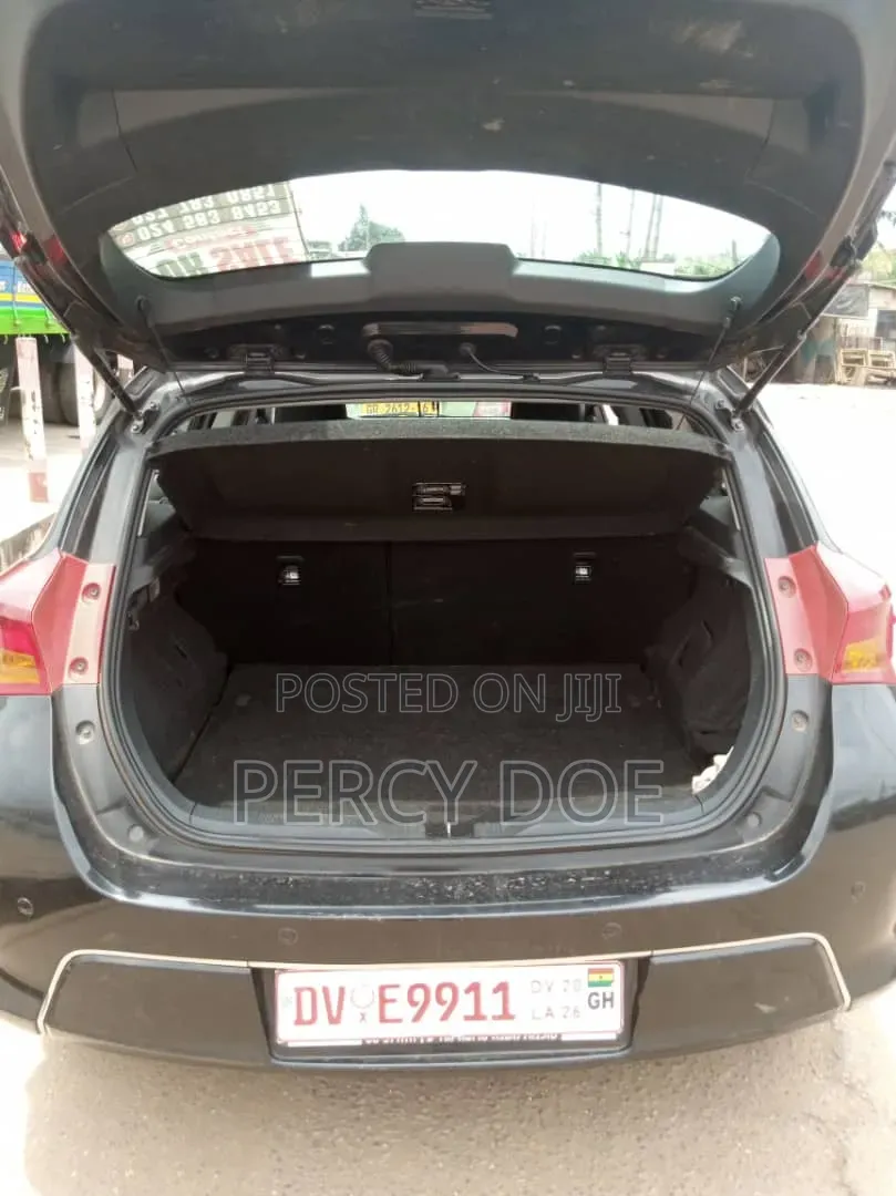 Toyota Auris 2015 Black
