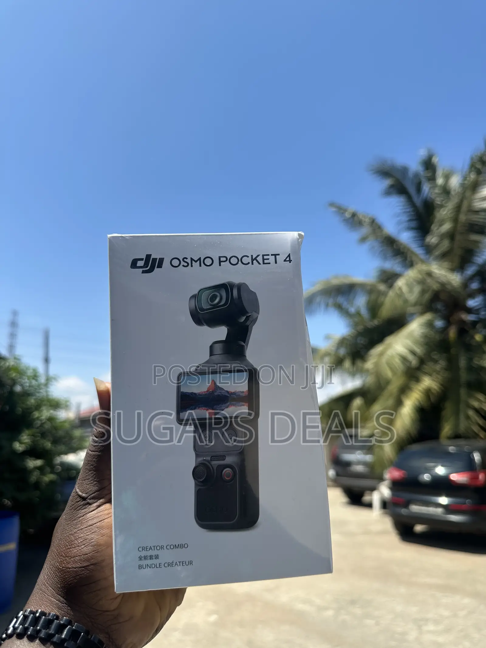 DJI Osmo Pocket 4 Creator Combo