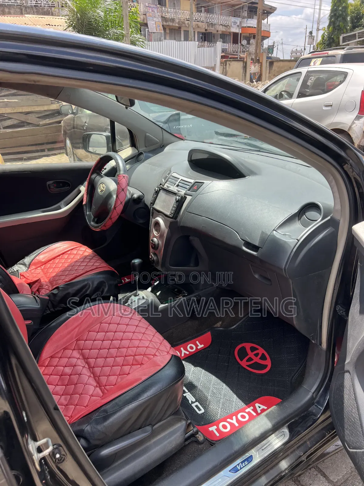 Toyota Vitz 1.3 FWD 5dr 2010 Black